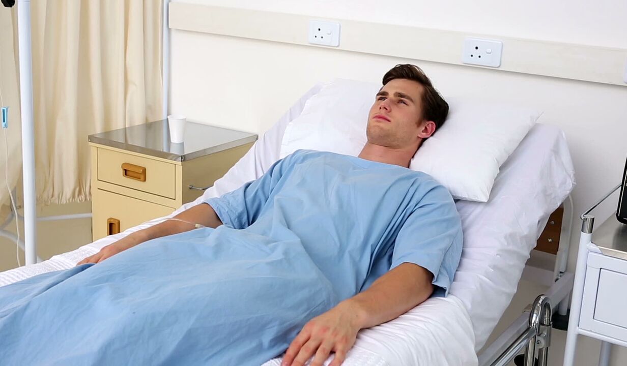 După operația de mărire a penisului, un bărbat trebuie să rămână în pat